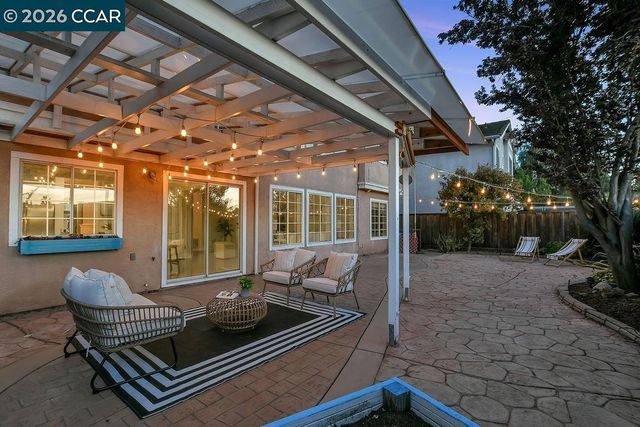 326 Liveoak Court, Martinez, CA 94553