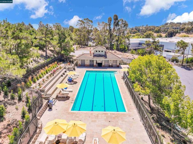 326 Liveoak Court, Martinez, CA 94553