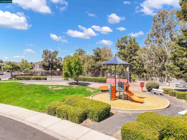 326 Liveoak Court, Martinez, CA 94553