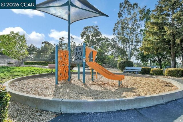 326 Liveoak Court, Martinez, CA 94553