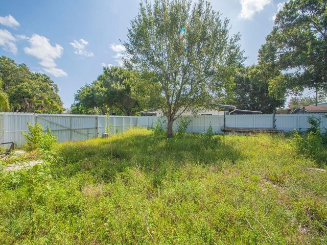 355 JOHNSTON Street, Fort Pierce, FL 34982