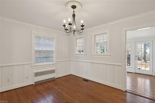 21 Brandon RD, Newport News, VA 23601