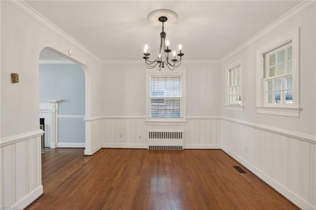 21 Brandon RD, Newport News, VA 23601