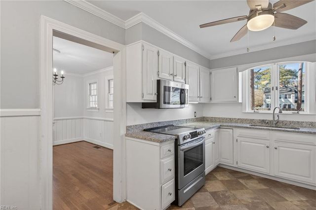 21 Brandon RD, Newport News, VA 23601