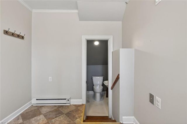 21 Brandon RD, Newport News, VA 23601