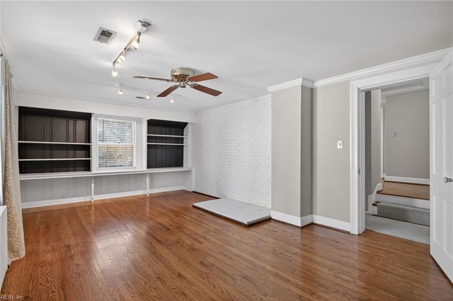 21 Brandon RD, Newport News, VA 23601