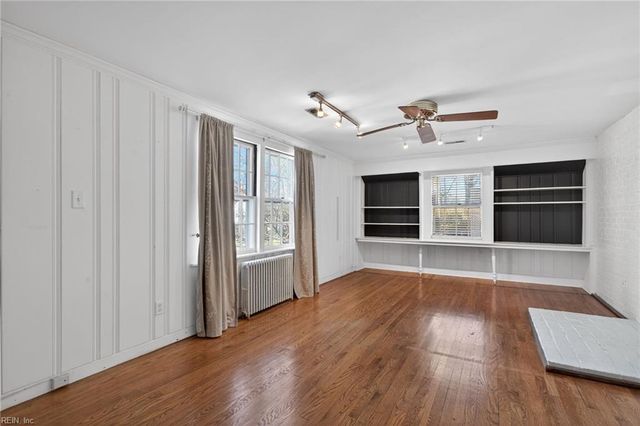 21 Brandon RD, Newport News, VA 23601