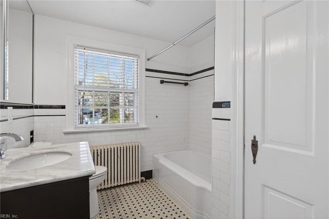 21 Brandon RD, Newport News, VA 23601