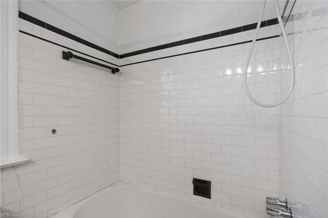 21 Brandon RD, Newport News, VA 23601