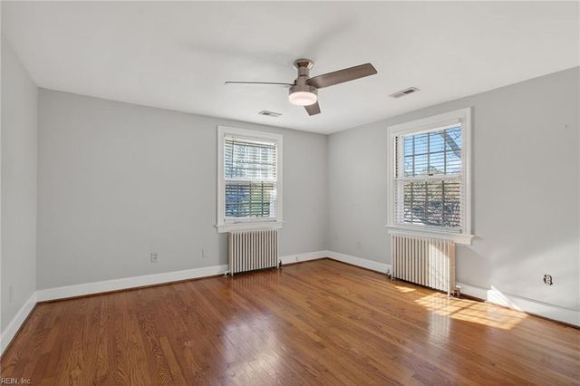 21 Brandon RD, Newport News, VA 23601