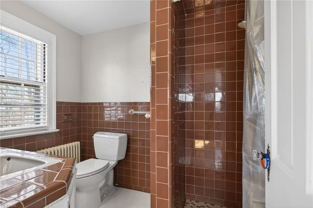 21 Brandon RD, Newport News, VA 23601