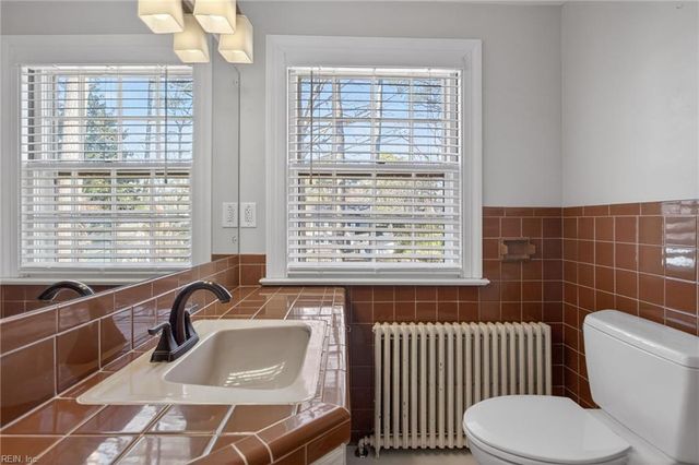 21 Brandon RD, Newport News, VA 23601