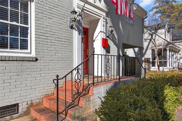 21 Brandon RD, Newport News, VA 23601