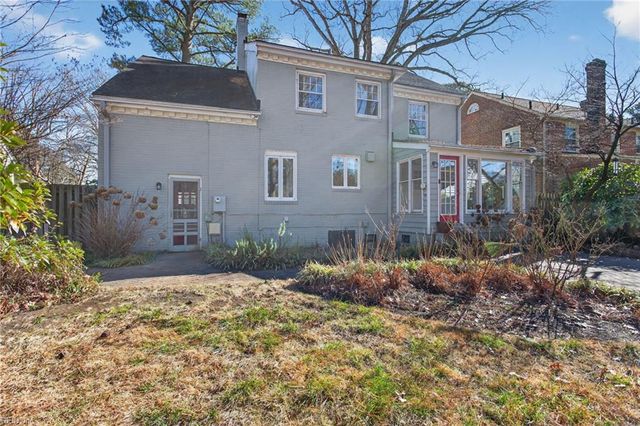 21 Brandon RD, Newport News, VA 23601