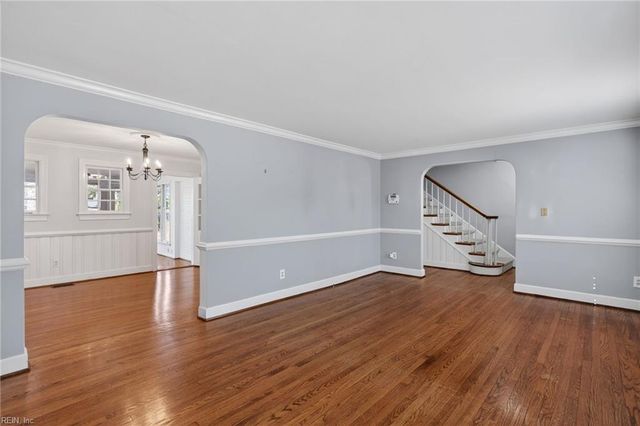 21 Brandon RD, Newport News, VA 23601