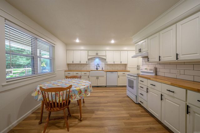 50 Hawkins Lane, Cord, AR 72524