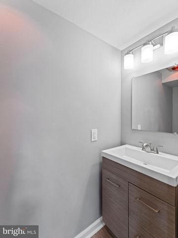 5921 ELSINORE ST, Philadelphia, PA 19120