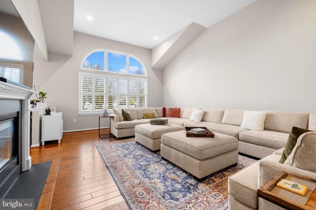 7 WILKINS RD, Hainesport, NJ 08036