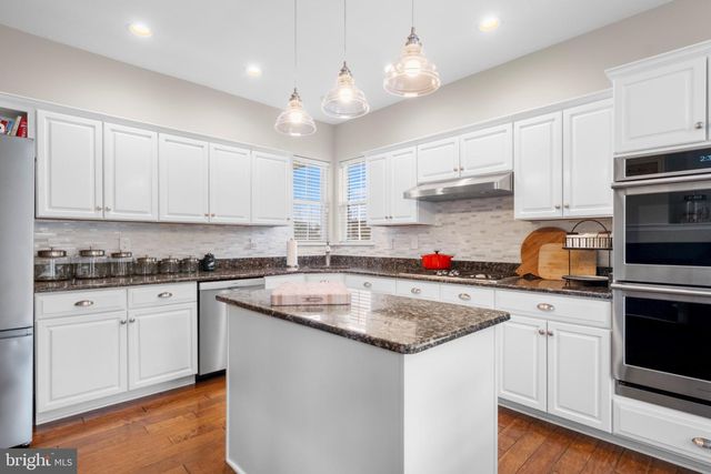 7 WILKINS RD, Hainesport, NJ 08036