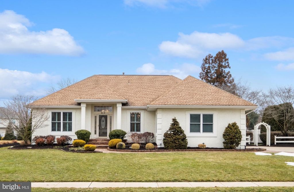 7 WILKINS RD, Hainesport, NJ 08036