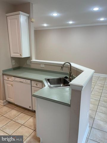 160 PENNSBURY LN, Woodbury, NJ 08096