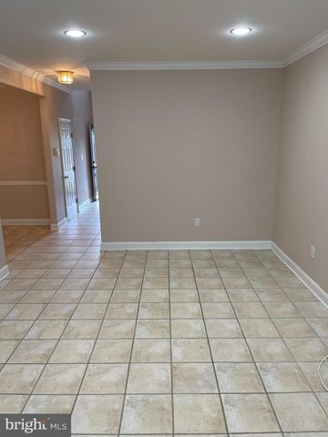 160 PENNSBURY LN, Woodbury, NJ 08096