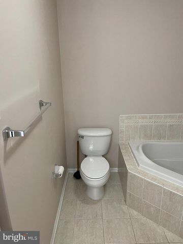 160 PENNSBURY LN, Woodbury, NJ 08096