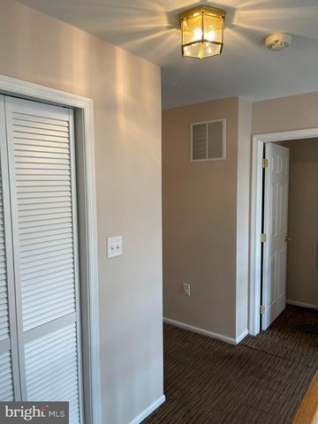 160 PENNSBURY LN, Woodbury, NJ 08096