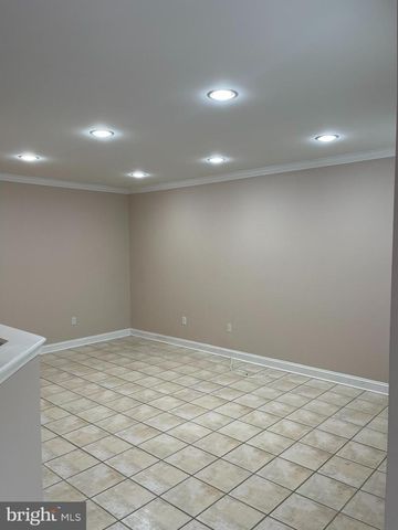 160 PENNSBURY LN, Woodbury, NJ 08096