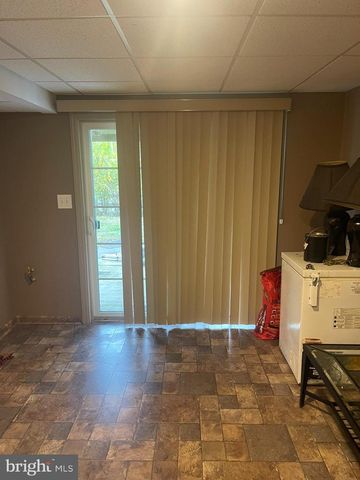 160 PENNSBURY LN, Woodbury, NJ 08096