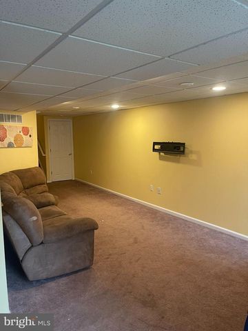 160 PENNSBURY LN, Woodbury, NJ 08096