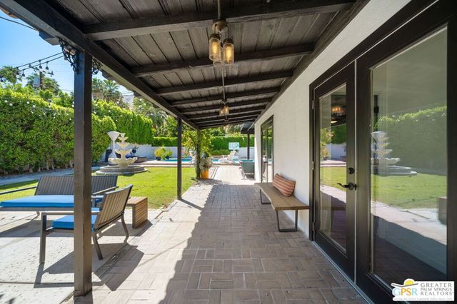 1861 S Palm Canyon Drive, Palm Springs, CA 92264