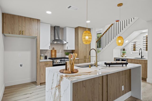 6005 Walnut Hills DR, Austin, TX 78723