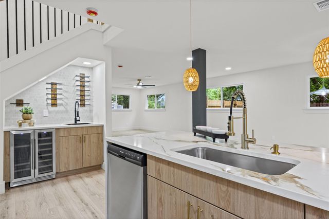 6005 Walnut Hills DR, Austin, TX 78723