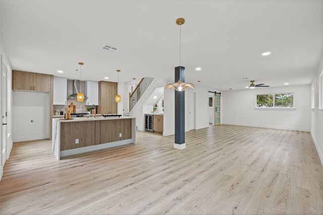 6005 Walnut Hills DR, Austin, TX 78723