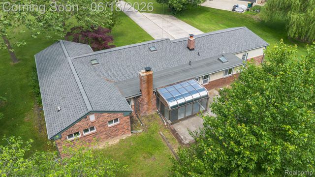 28134 Wildwood Trail, Farmington Hills, MI 48336
