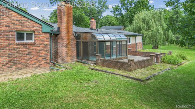 28134 Wildwood Trail, Farmington Hills, MI 48336