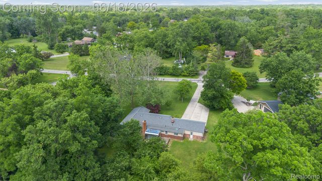 28134 Wildwood Trail, Farmington Hills, MI 48336