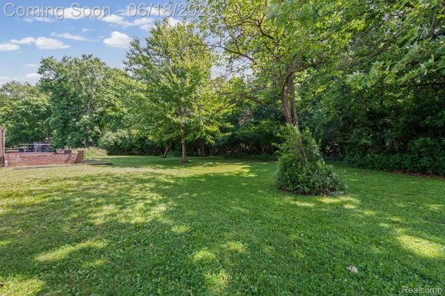 28134 Wildwood Trail, Farmington Hills, MI 48336