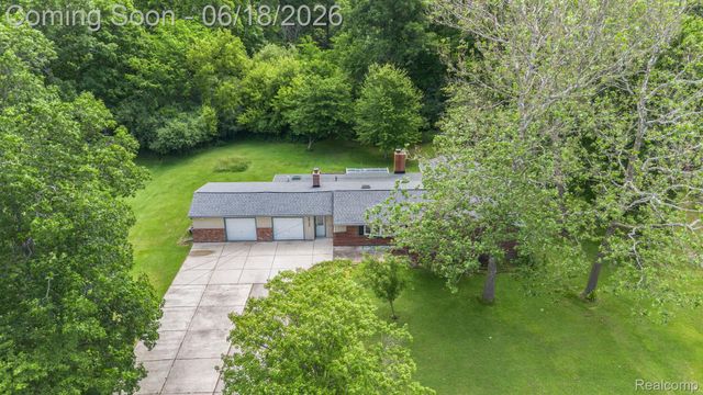 28134 Wildwood Trail, Farmington Hills, MI 48336