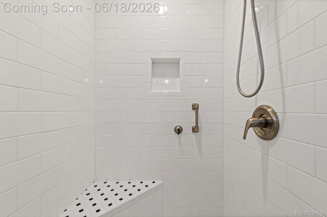 28134 Wildwood Trail, Farmington Hills, MI 48336