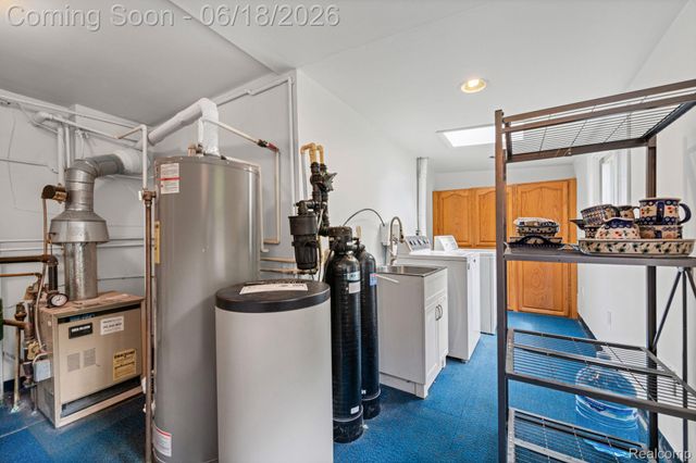 28134 Wildwood Trail, Farmington Hills, MI 48336