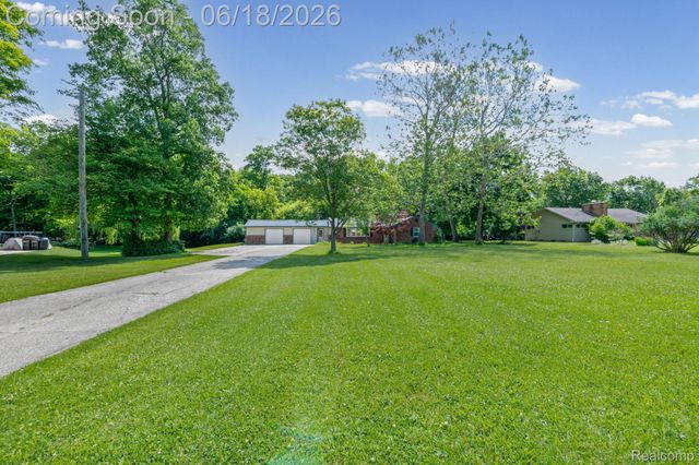 28134 Wildwood Trail, Farmington Hills, MI 48336