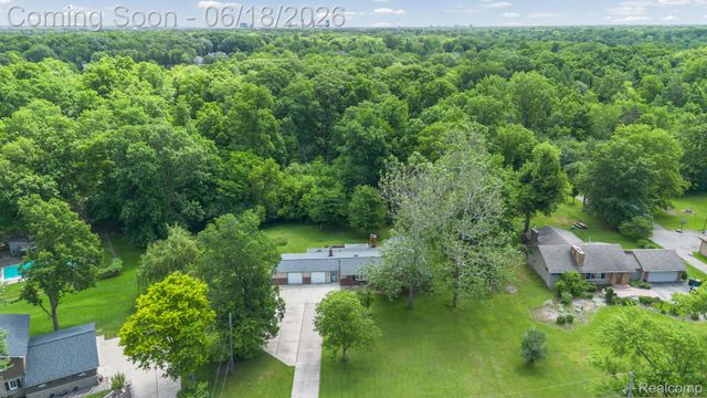 28134 Wildwood Trail, Farmington Hills, MI 48336
