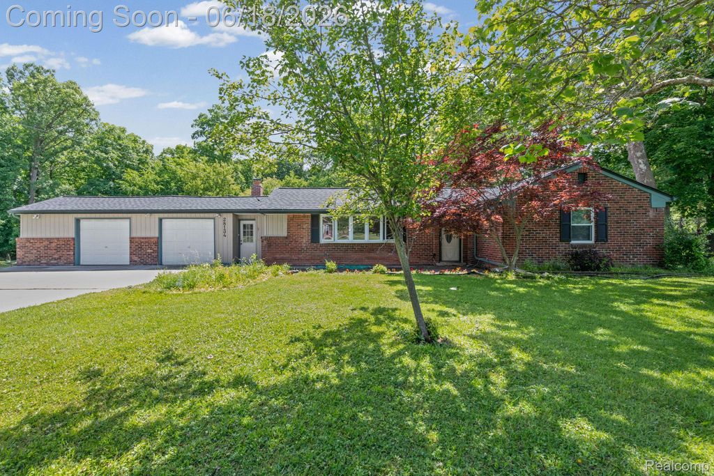28134 Wildwood Trail, Farmington Hills, MI 48336