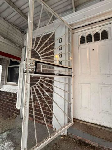 11704 Greenview Avenue, Detroit, MI 48228