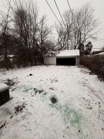11704 Greenview Avenue, Detroit, MI 48228