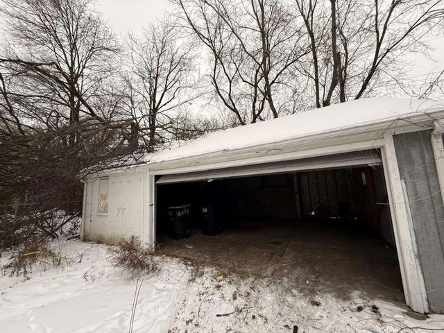 11704 Greenview Avenue, Detroit, MI 48228