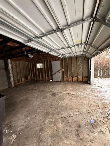 11704 Greenview Avenue, Detroit, MI 48228