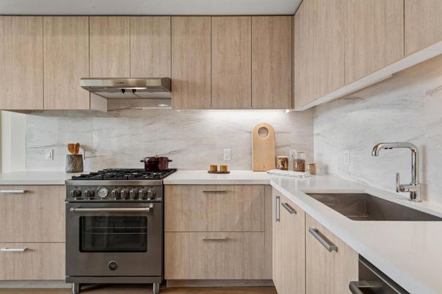 188 W Saint James Street 10804, San Jose, CA 95110